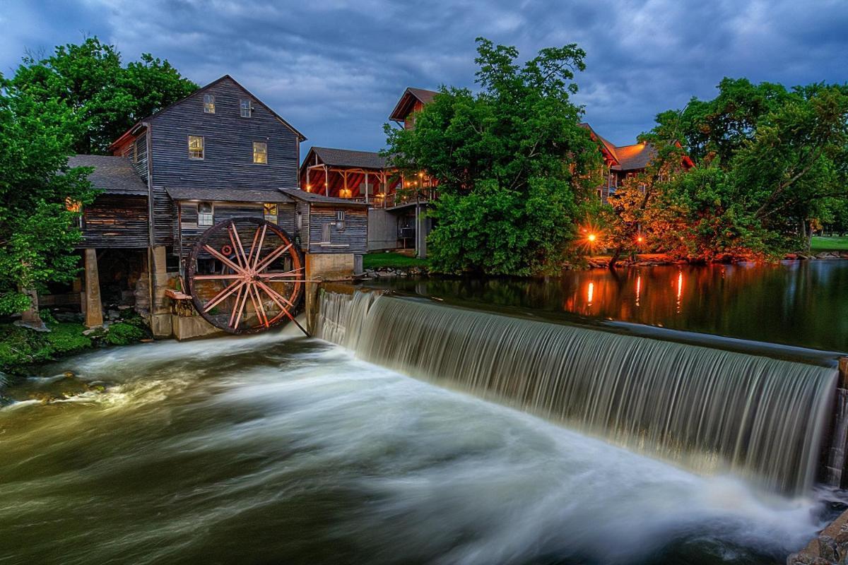 Magical Moments, Hot Tub, Wifi, 1089 Free Tickets Each Paid Day, Dollywood And More Gatlinburg Extérieur photo