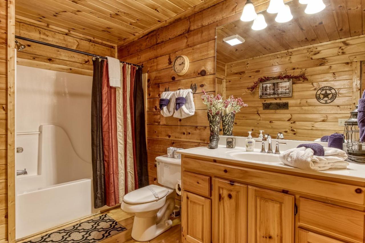 Magical Moments, Hot Tub, Wifi, 1089 Free Tickets Each Paid Day, Dollywood And More Gatlinburg Extérieur photo